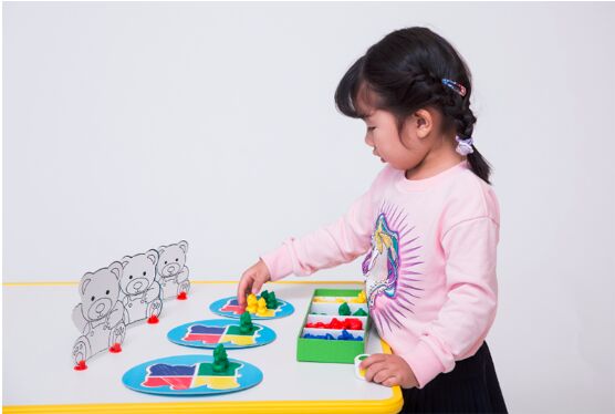 紅黃藍(lán)親子園研發(fā)愛思卡勒啟智屋 幫孩子玩轉(zhuǎn)思維