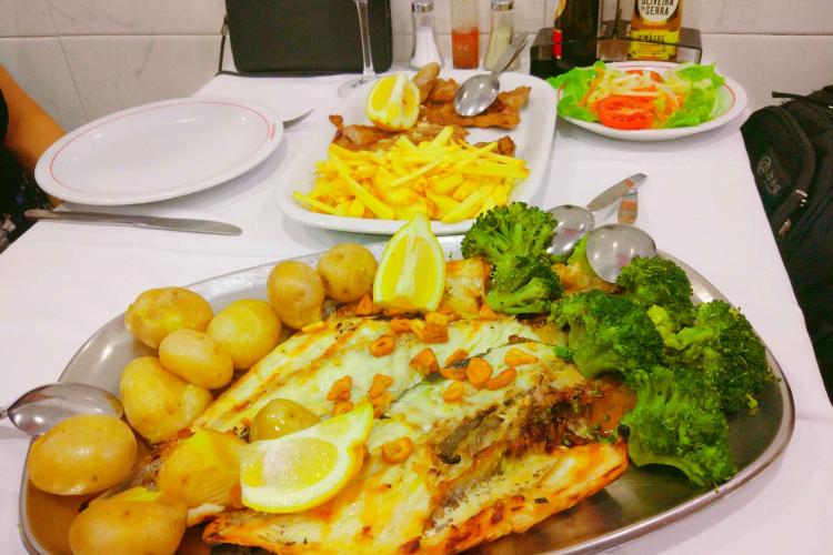 2歲男孩，食管出現(xiàn)漏洞，兩次大手術保命，都怪老人太無知了