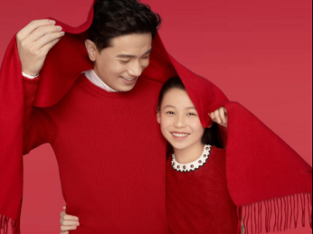 昨天，他沒(méi)有給女兒講晚安故事，但卻是她的騎士英雄