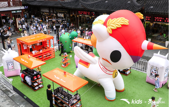 安踏兒童又搞事情？6米高快閃店亮相上海豫園