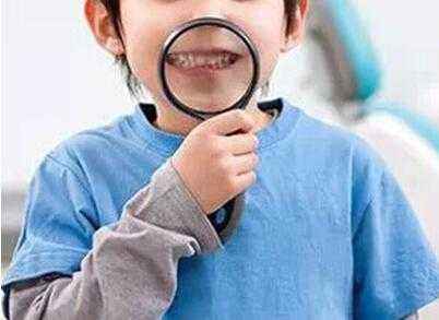 寶寶出現(xiàn)爛牙需謹慎 日常不良習慣危害大