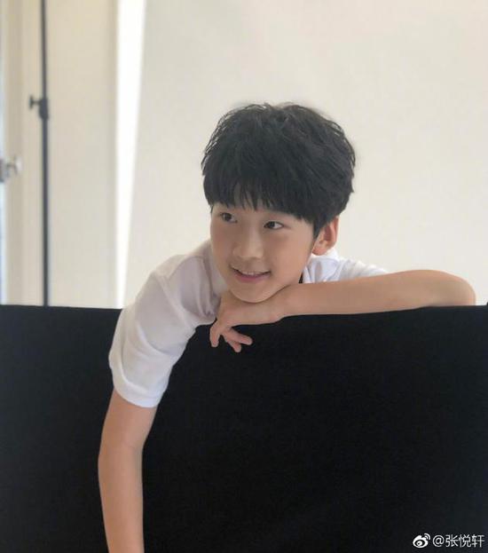 張亮兒子天天曬彈鋼琴視頻，星二代的才藝培養(yǎng)之路