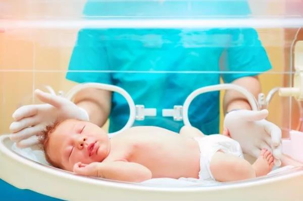 新生兒可以依靠三點認出自己的媽媽，非常暖心