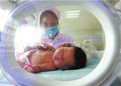 認(rèn)識(shí)新生兒黃疸及其處理方法，新手父母不用慌！