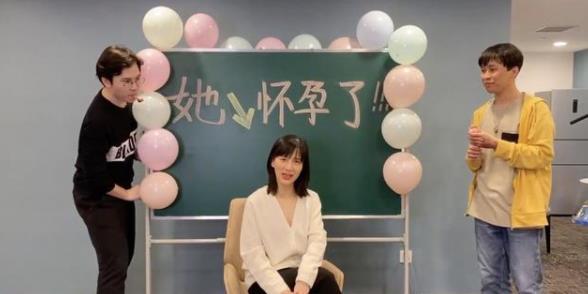 Papi醬生子獲眾多流量大咖祝福 幸福一家三口開啟