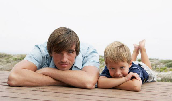 好爸爸應(yīng)該扮演的四個(gè)角色