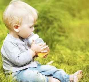 寶寶不能喝果汁 鮮榨純果汁也不行？