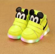 檢測(cè)不合格的童鞋被曝光，其中含有可以致孩子早熟的成分