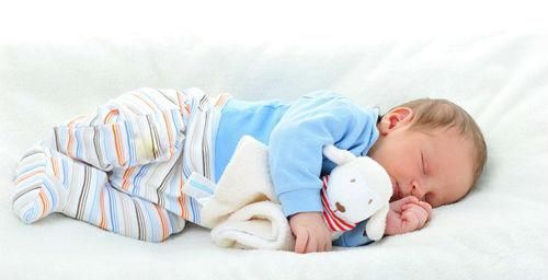 有一種崩潰叫孩子不午睡 親貝網(wǎng)小編來教你幾招