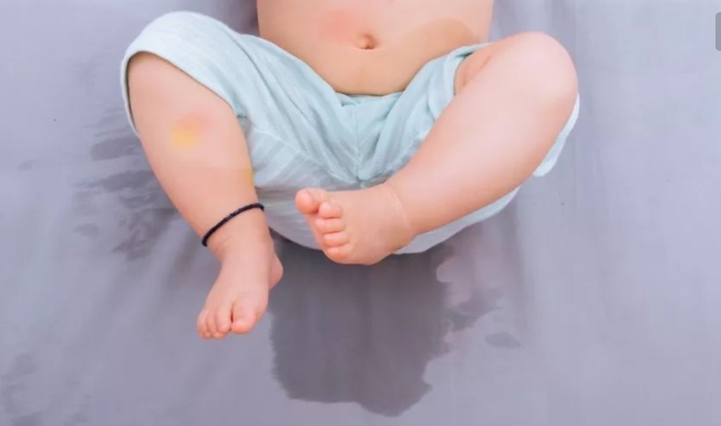 寶寶尿床還在延續(xù)，你該怎么辦？