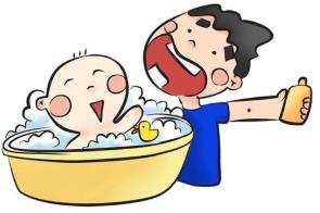 注意！孩子3歲以后不宜與異性家長同洗澡