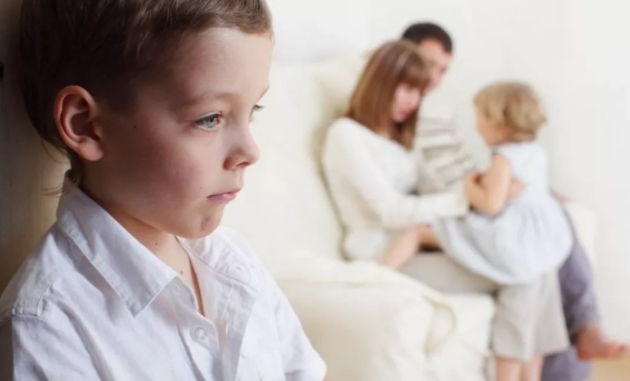 孩子不合群怎么辦？這樣玩游戲?qū)＃⒅危⒑⒆硬缓先?/>
      <div   id=