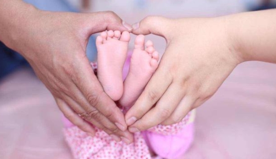 堅(jiān)持按摩孩子的小腳 可能會(huì)有助于孩子開(kāi)發(fā)大腦