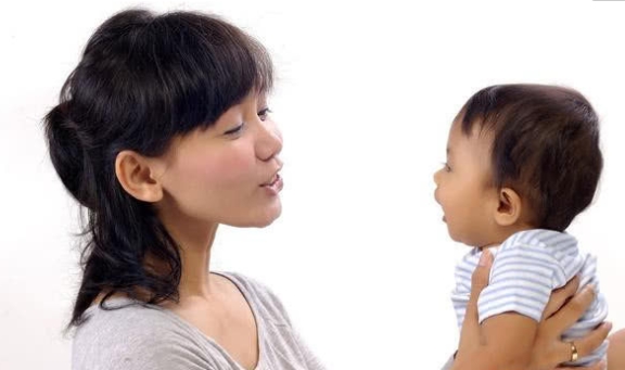 讓寶寶盡早開(kāi)口說(shuō)話(huà)的六個(gè)小秘招