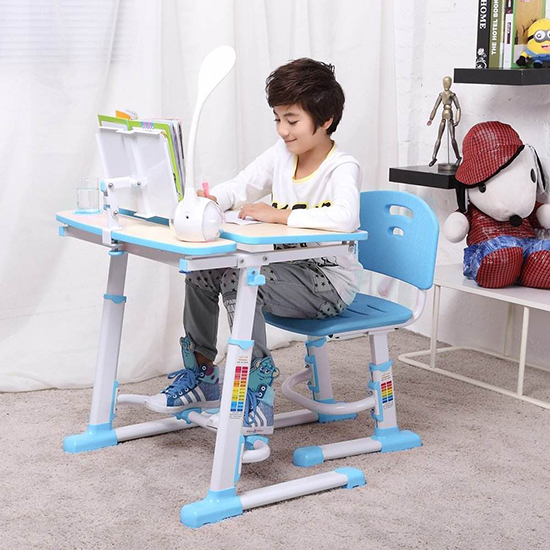 孩子專用課桌椅不能用餐桌椅等代替餐桌