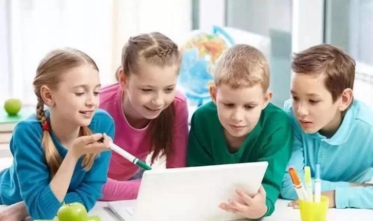 在孩子6歲前，要培養(yǎng)好社交禮儀