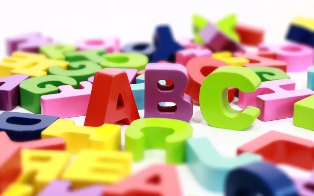 先學(xué)拼音還是先學(xué)英語？媽媽們應(yīng)該先搞明白這一件事