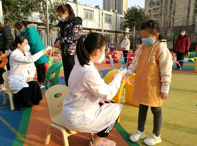 親貝網(wǎng)送你幼兒園開(kāi)學(xué)指南，請(qǐng)收好