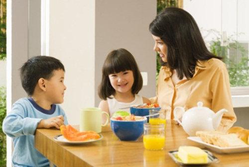 每個(gè)媽媽都希望孩子少生病 必須提高免疫力才行