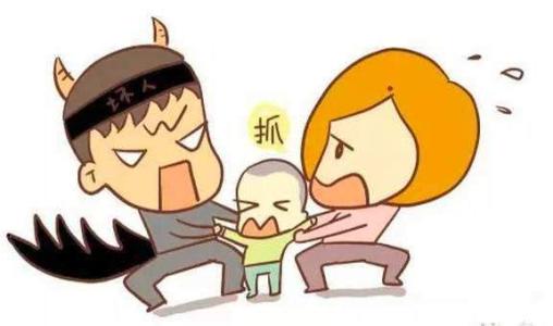 熱點(diǎn)關(guān)注丨女子上?；疖囌緭?歲女童獲刑一年半