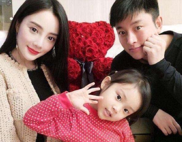 賈乃亮再現(xiàn)身李小璐住所 離婚后親子關(guān)系更需細(xì)心呵護(hù)