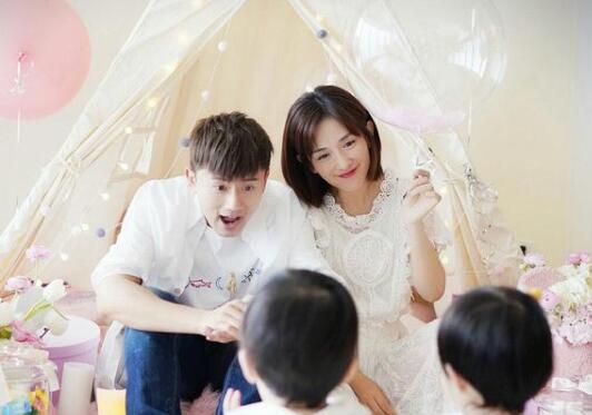 謝娜曬與女兒碰拳視頻 跳跳俏俏奶聲奶氣萌翻網(wǎng)友