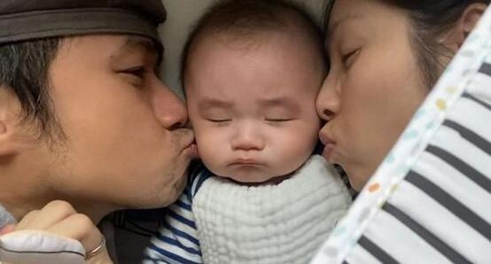 父親節(jié)到來(lái)明星親子紛紛曬好消息 懷二胎曬萌娃一樣都不能少