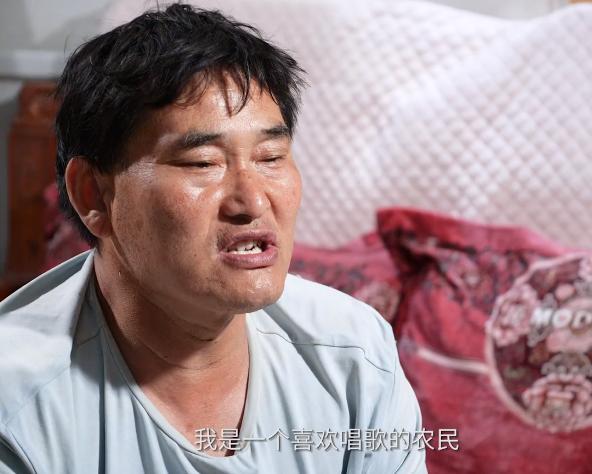 網(wǎng)曝大衣哥年賺1500萬(wàn) 不給兒子買(mǎi)車(chē)怕被訛錢(qián)傾家蕩產(chǎn)