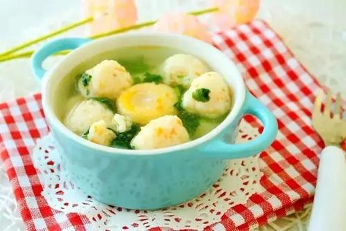 1歲后寶寶的主食 除了考慮營養(yǎng)還需要色香味