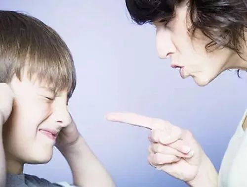 別著急給孩子“立規(guī)則” 錯誤的方式會適得其反