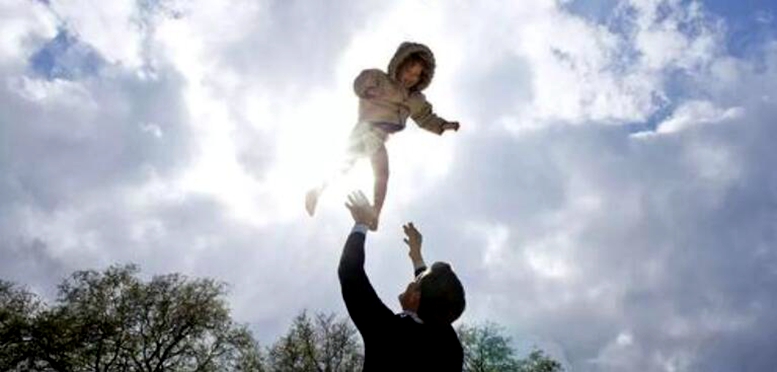 這些哄孩子的動(dòng)作很危險(xiǎn)，你中招了幾個(gè)?