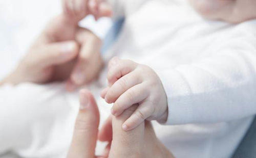 產(chǎn)期臨近的準(zhǔn)媽媽看過來，秋季坐月子你需要注意這些