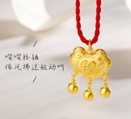 寶寶“穿金戴銀”就會(huì)大富大貴嗎？爸媽們要當(dāng)心這些危險(xiǎn)！