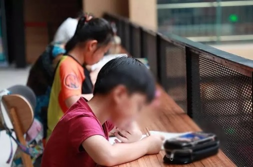 用金錢激勵孩子學習，有哪些“副作用”家長要知道