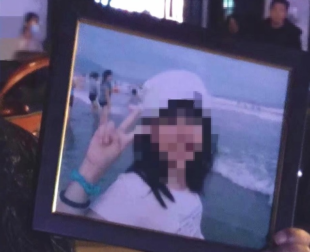 18歲女學(xué)生向世界說“再見”后投河，其實(shí)她本可以不這樣的