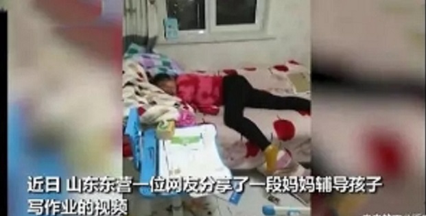 姐姐輔導(dǎo)弟弟作業(yè)被氣哭，網(wǎng)友：輔導(dǎo)寫(xiě)作業(yè)真的會(huì)傷害姐弟情分