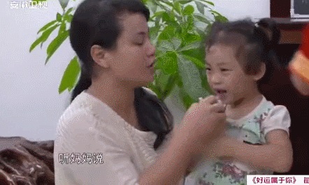 孩子情緒崩潰時怎么辦？胡可的做法被網(wǎng)友點贊