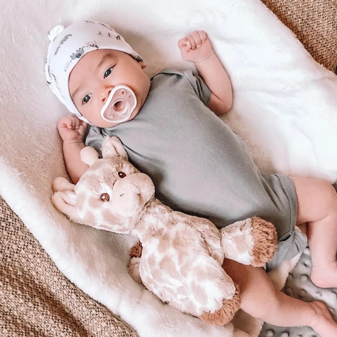 不知道如何挑選奶瓶？這款奶瓶完美滿足你的所有需求！