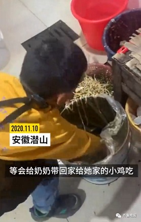 9歲男童因偷錢被父親扭送派出所，網(wǎng)友：懂教育的家長(zhǎng)不會(huì)這么做