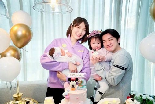 王祖藍曬二胎女兒照，卻被網友隔空喊話：這樣做不妥