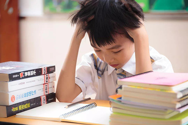 家長(zhǎng)教育孩子引發(fā)火災(zāi)，當(dāng)代的家長(zhǎng)有多大的壓力？