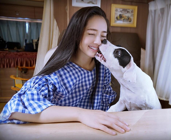 郭碧婷女兒百日宴照流出，郭碧婷產后身材引熱議