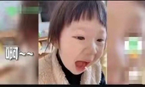 寶媽幫萌娃提前“預(yù)習(xí)”核酸檢測，萌娃成功做到了，點(diǎn)贊！