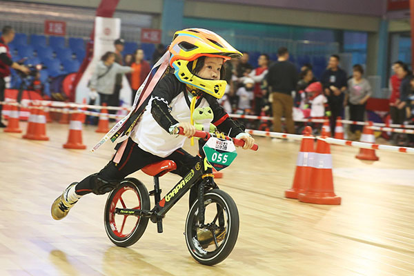 寶寶大了，怎么給寶寶選擇玩具車呢？