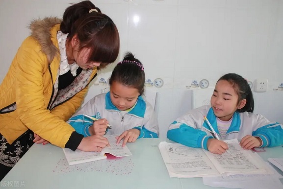 春節(jié)期間，想要孩子成績不下滑，家長要督促孩子做好這3件事