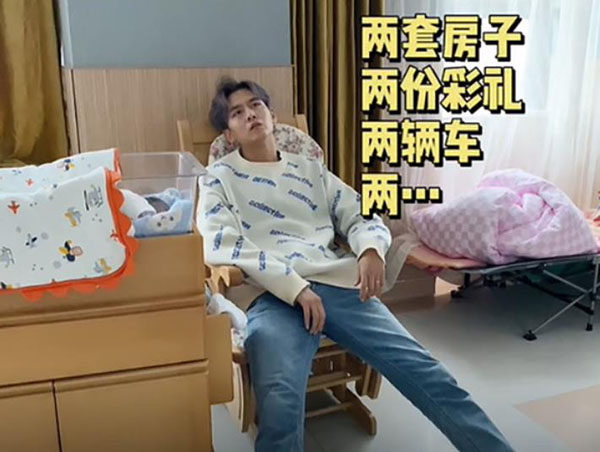 得知二胎又是兒子，寶爸竟然癱坐椅子