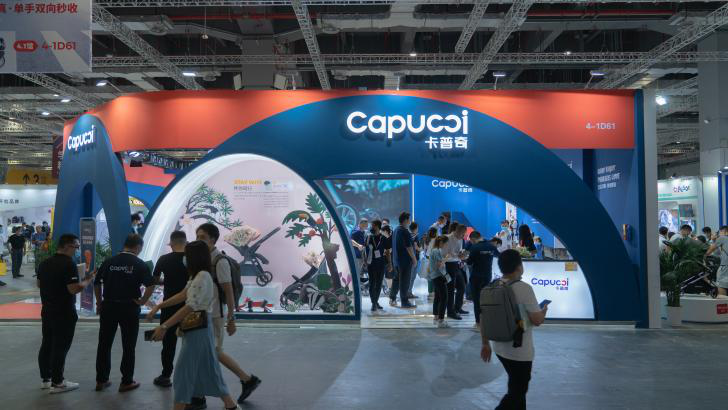 遛娃車未來(lái)長(zhǎng)什么樣？Capucci卡普奇新遛娃神器閃耀登場(chǎng)CBME