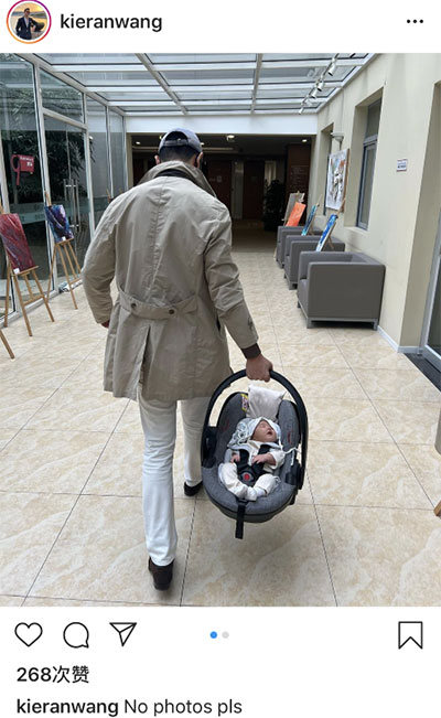 朱珠老公曬滿月女兒，小公主酣睡模樣軟萌可愛(ài)