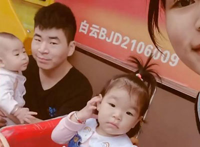 寶媽吐槽一家四口3個人共用一張臉！網(wǎng)友：你不無辜