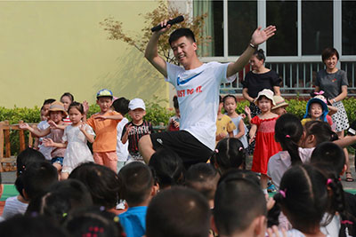 幼兒園教師為何會(huì)男女失衡，原因很簡單